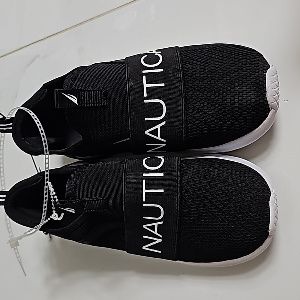 BNWT/ nautica size 13 black shoes